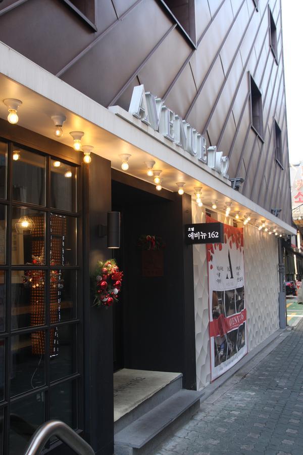 Avenue 162