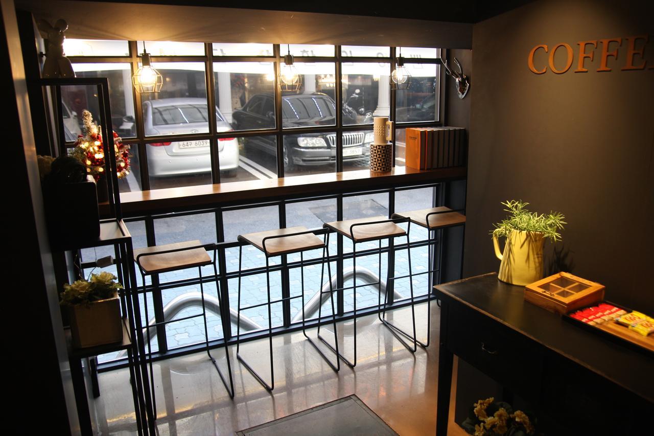 Avenue 162 * Seoul