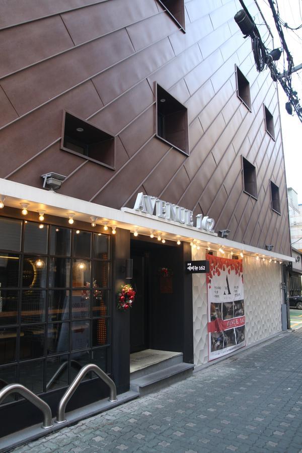 Avenue 162 Hotel